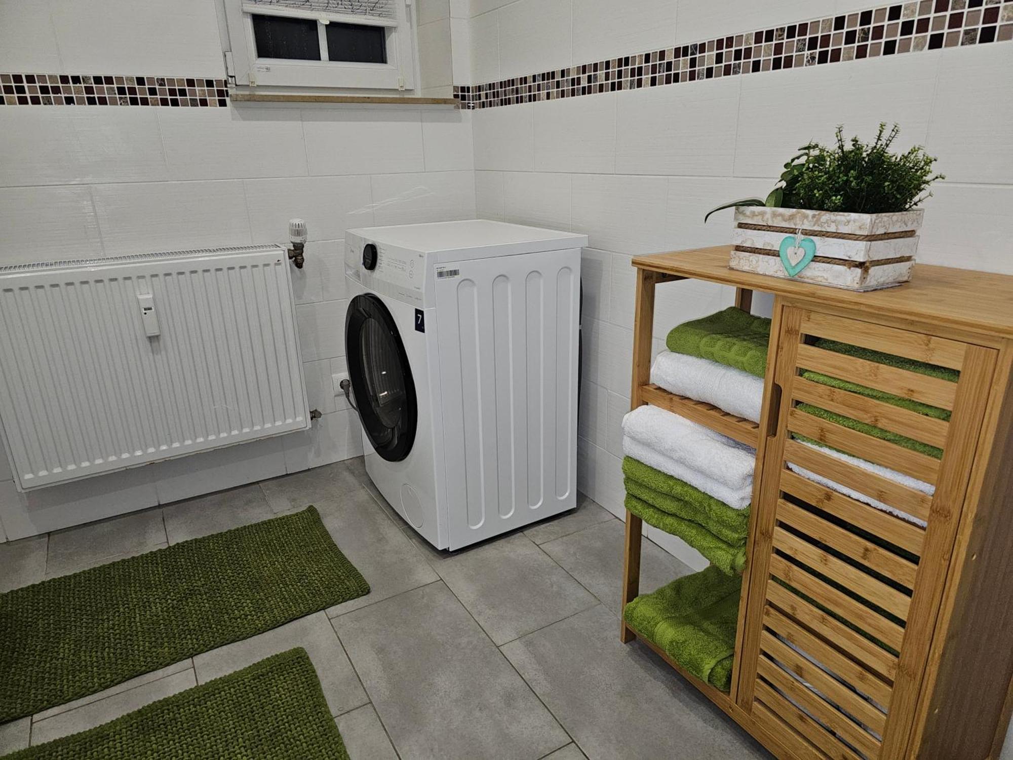 Warburg, Fewo "Sweet Home" 2,5 Zi- Eg-Separater Eingang - Parkplatz - Terasse- Komfortabel,Renoviert 外观 照片