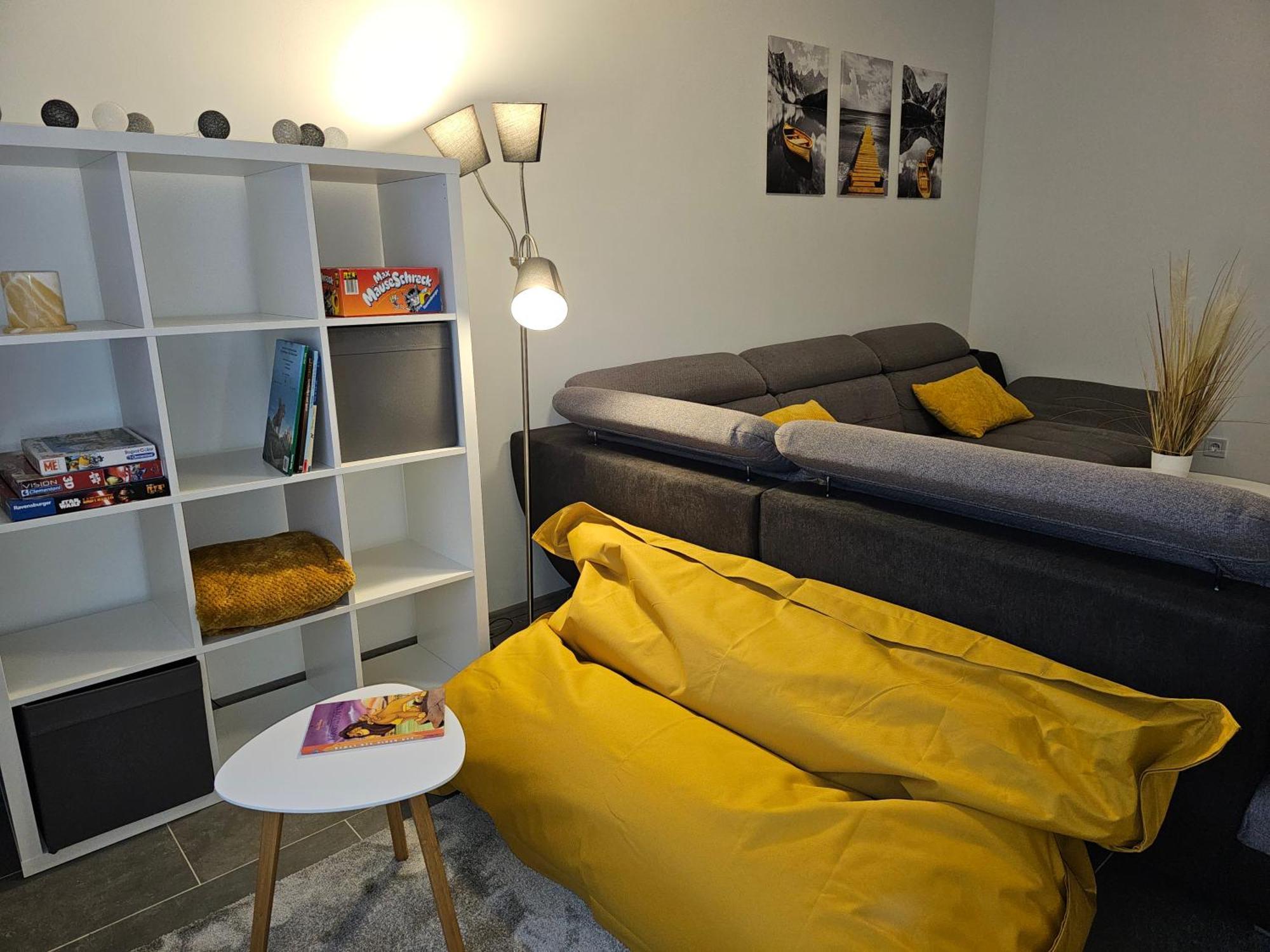 Warburg, Fewo "Sweet Home" 2,5 Zi- Eg-Separater Eingang - Parkplatz - Terasse- Komfortabel,Renoviert 外观 照片